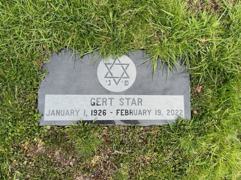 Star, Gertrude (Gert) Faye footstone